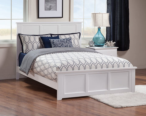 Oakestry Madison Traditional Bed, Full, White